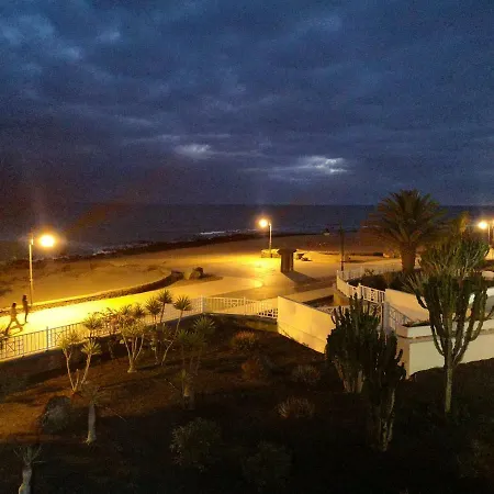 Apartment Deluxe Puerto Del Carmen Beachfront *